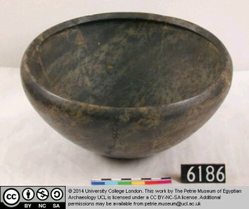 Petrie_gneissbowl_CC-A_SA-NC